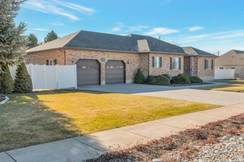 290 E 450 S Hyde Park UT 84318