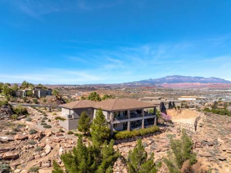 2376 E Stone Crest Circle St. George UT 84790