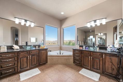 2376 E Stone Crest Circle St. George UT 84790