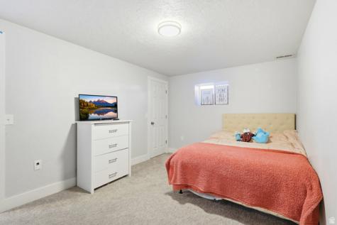 1147 W 25 S Clearfield UT 84015