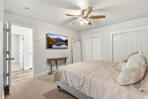 1147 W 25 S Clearfield UT 84015