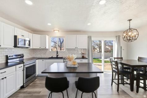 1147 W 25 S Clearfield UT 84015