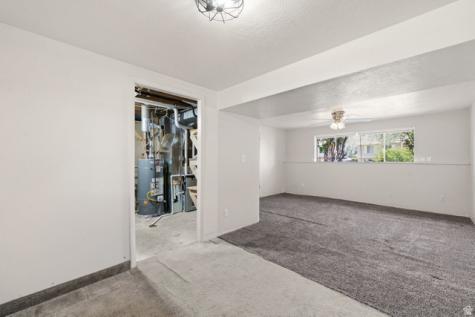 5892 S 2550 W Roy UT 84067