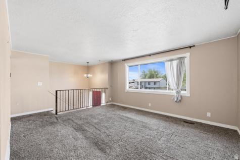 5892 S 2550 W Roy UT 84067