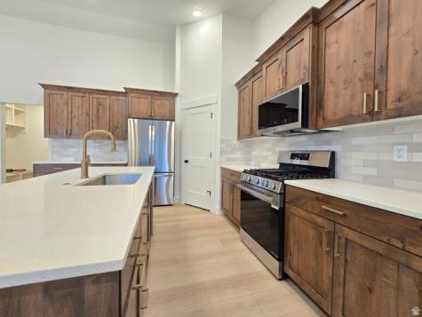 1019 W 200 N Clearfield UT 84015