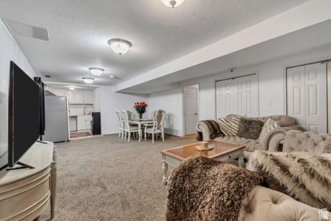 1528 E Buttercup Drive Sandy UT 84092