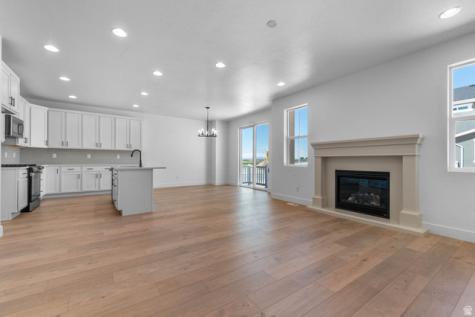 3828 W 2300 N Clinton UT 84015