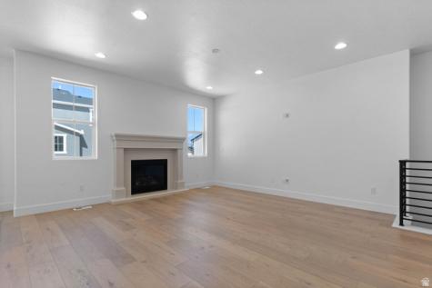3828 W 2300 N Clinton UT 84015