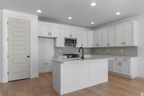 3828 W 2300 N Clinton UT 84015