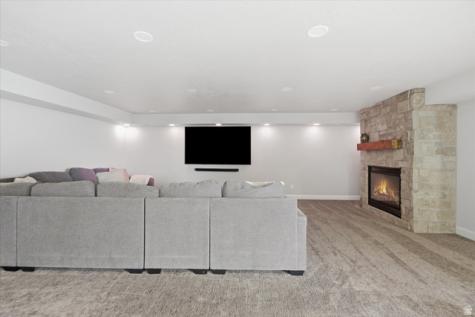 1034 E 50 N Hyde Park UT 84318