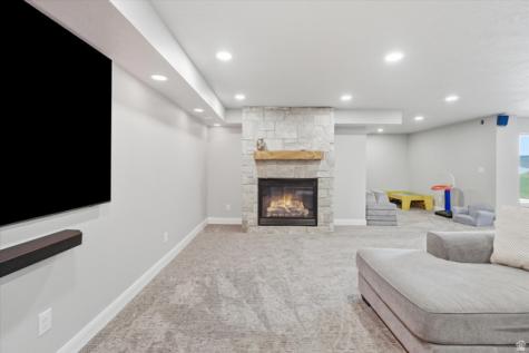 1034 E 50 N Hyde Park UT 84318