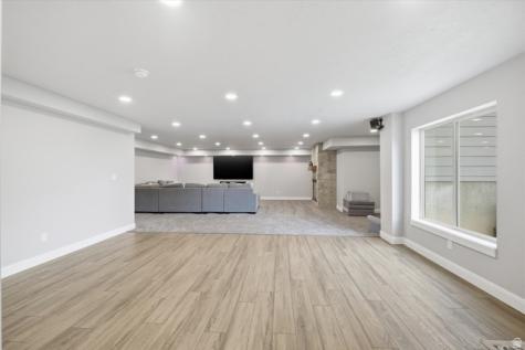 1034 E 50 N Hyde Park UT 84318