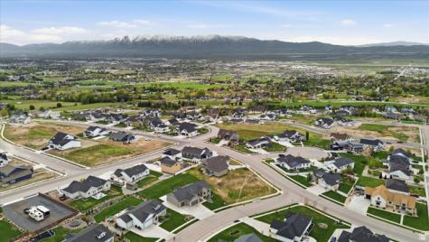 1034 E 50 N Hyde Park UT 84318