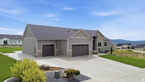 1034 E 50 N Hyde Park UT 84318