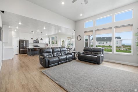 1034 E 50 N Hyde Park UT 84318