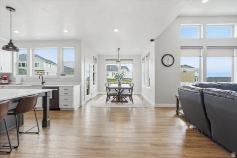 1034 E 50 N Hyde Park UT 84318