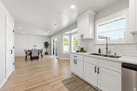 1405 E Vintry Lane S Murray UT 84121