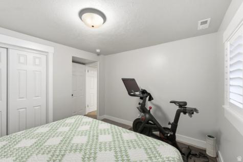 1405 E Vintry Lane S Murray UT 84121