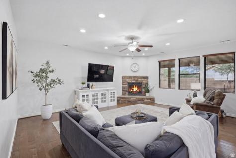 1872 S 20 E Washington UT 84780