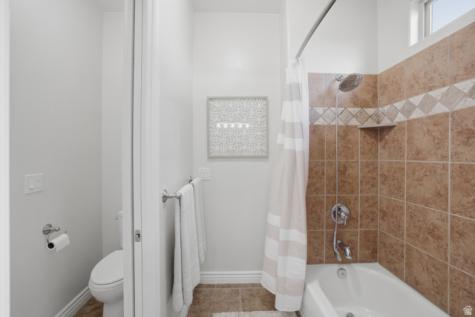 1872 S 20 E Washington UT 84780