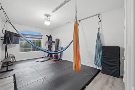 1872 S 20 E Washington UT 84780