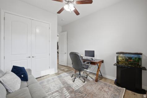 1872 S 20 E Washington UT 84780