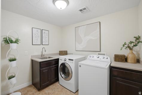1872 S 20 E Washington UT 84780