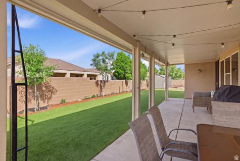 1872 S 20 E Washington UT 84780