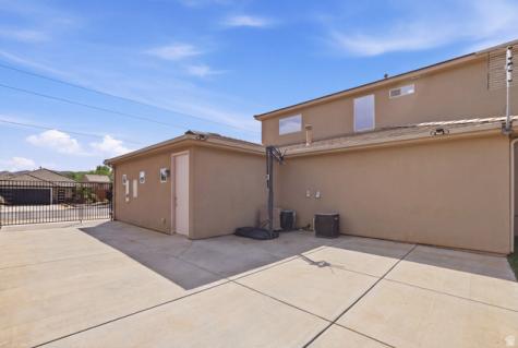 1872 S 20 E Washington UT 84780