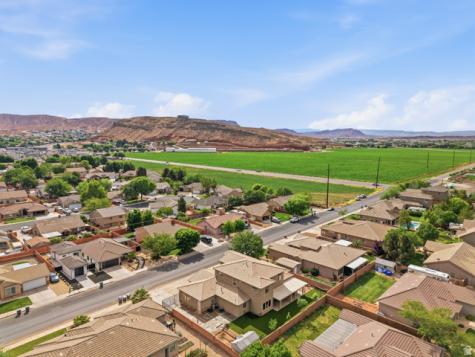 1872 S 20 E Washington UT 84780