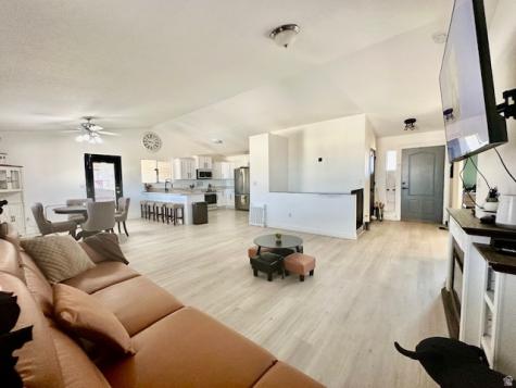 647 E 980 N Tooele UT 84074