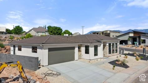 1043 N Falcon View E Hurricane UT 84737