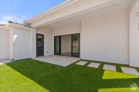1043 N Falcon View E Hurricane UT 84737