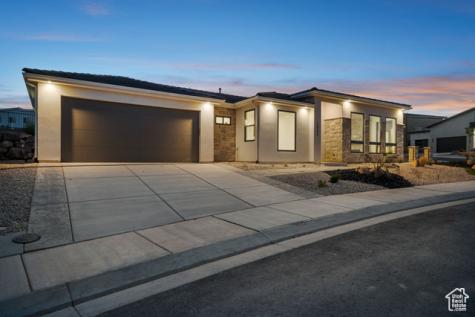 1043 N Falcon View E Hurricane UT 84737