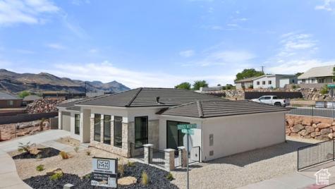 1043 N Falcon View E Hurricane UT 84737