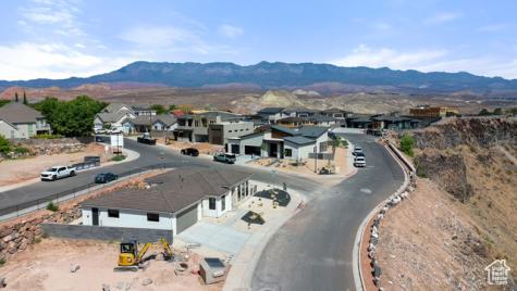 1043 N Falcon View E Hurricane UT 84737