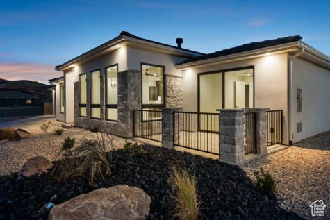 1043 N Falcon View E Hurricane UT 84737