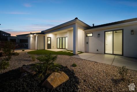 1043 N Falcon View E Hurricane UT 84737