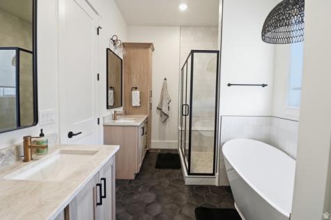 1087 E 160 N Hyde Park UT 84318