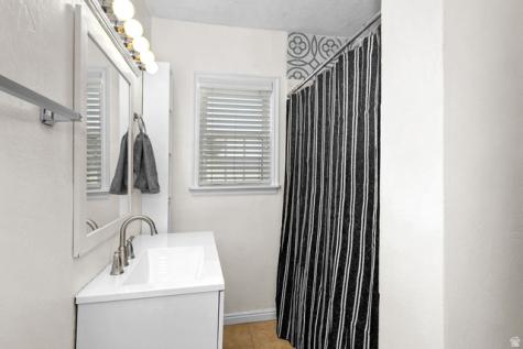 1302 E Swan S Ogden UT 84401