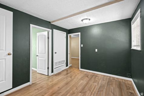 1302 E Swan S Ogden UT 84401