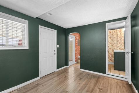 1302 E Swan S Ogden UT 84401