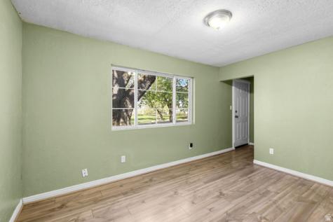 1302 E Swan S Ogden UT 84401