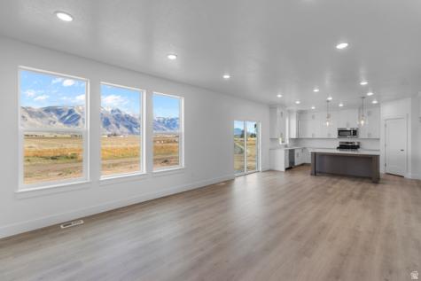 278 N 870 E Tremonton UT 84337