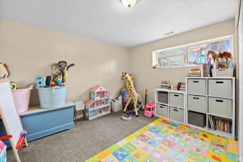 5844 S 920 E Murray UT 84121