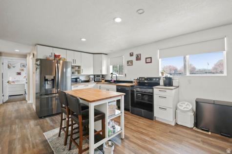 5844 S 920 E Murray UT 84121