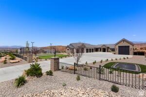 1141 E Lost Ridge Drive Washington UT 84780