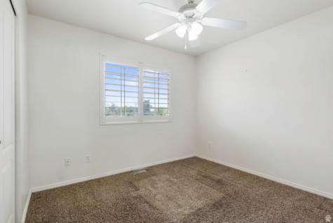 43 E Peachtree Drive N Centerville UT 84014