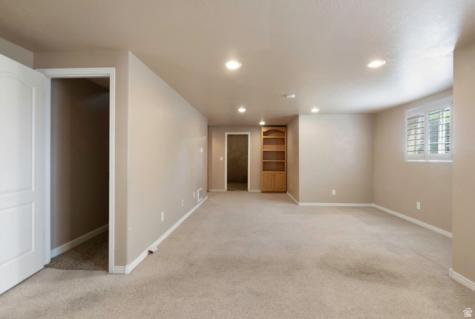 43 E Peachtree Drive N Centerville UT 84014
