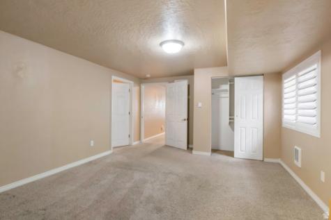 43 E Peachtree Drive N Centerville UT 84014